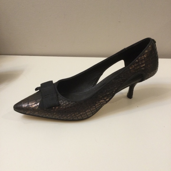 Donald Pliner Dova  Cutout Bow Kitten Heel Pump Croc Embossed Bronze Shoes 8 M - Picture 2 of 16